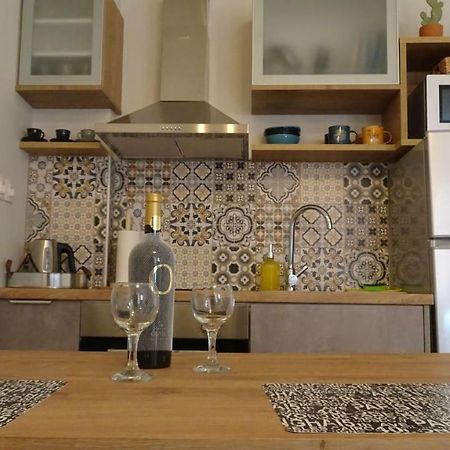 Elegant And Comfortable Apartment In The City Center Ermoupoli Exterior foto