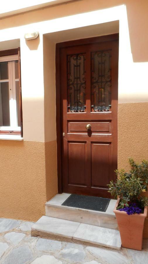 Elegant And Comfortable Apartment In The City Center Ermoupoli Exterior foto